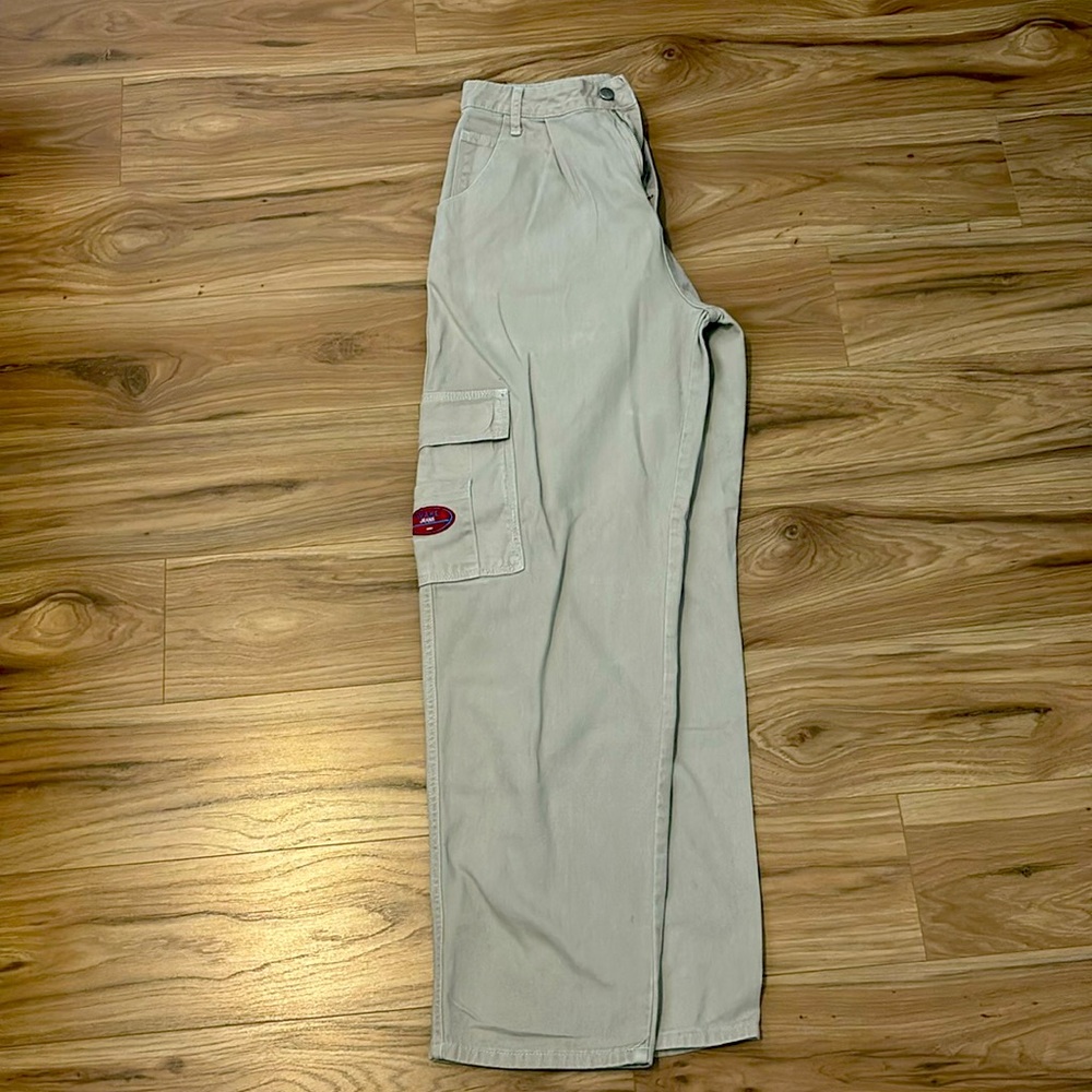 Women’s medium cargo pants